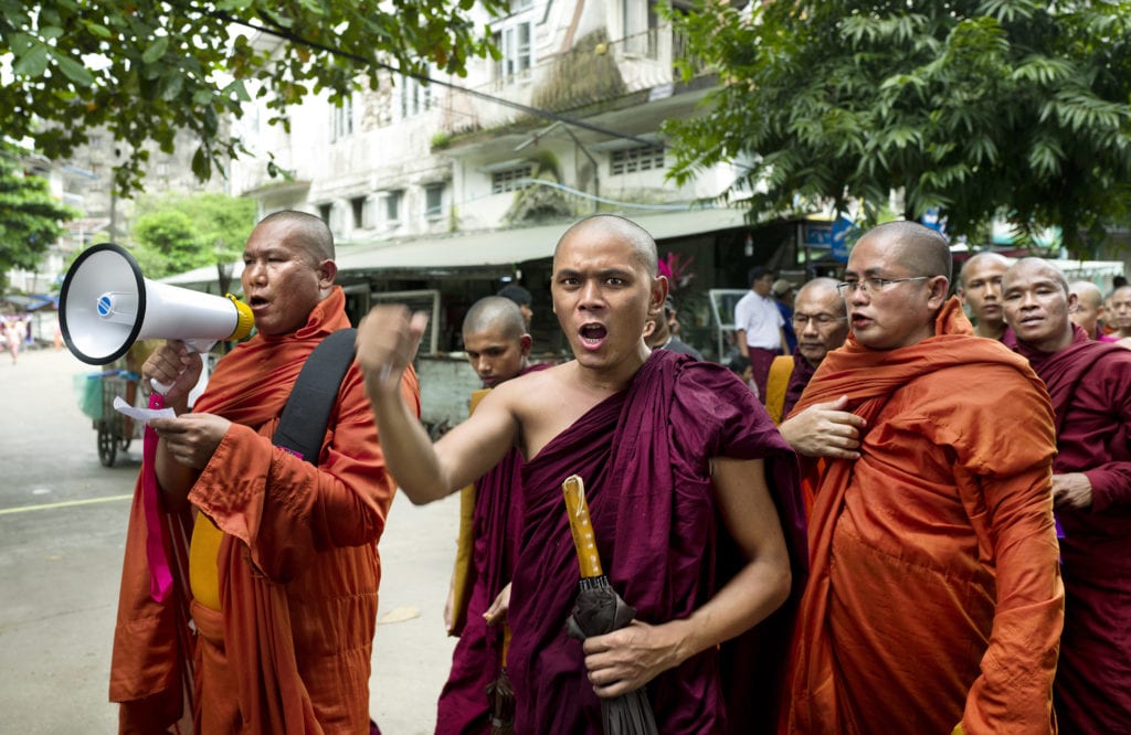 RANGOON, YANGON, MYANMAR- SEPT, 2016 : Manifestation contre les musulmans organisée par les Patriotic monks dirigé par le moine U Thu Shitta à Yangon.